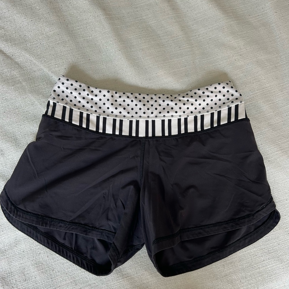 mid rise lululemon short; size 2-4; adjustable waist